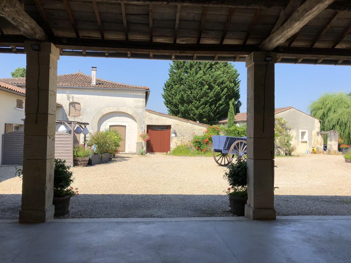 Gites De Cognac Bréville Exterior foto